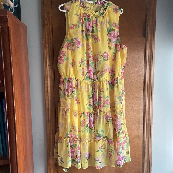 Yellow floral dress - Picture 1 of 2